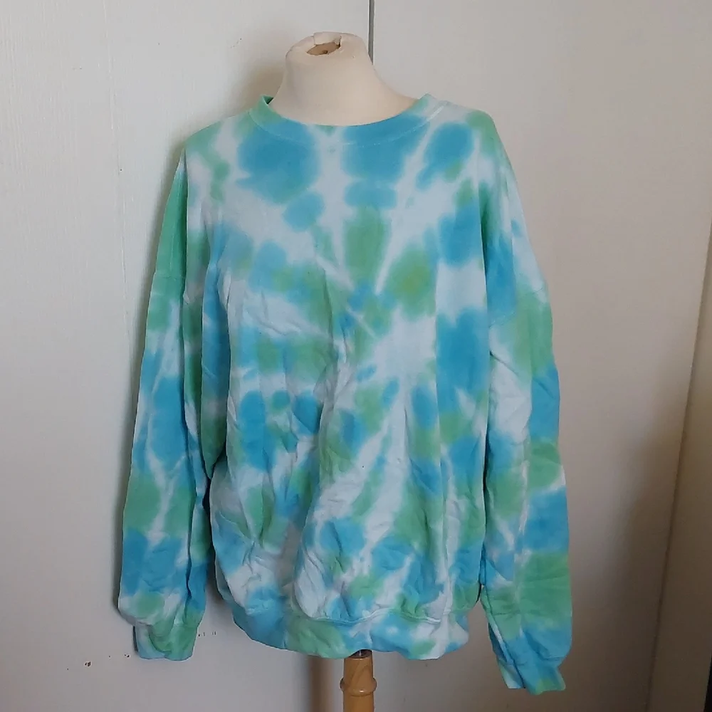 Sweaters. - Picture 1 of 1